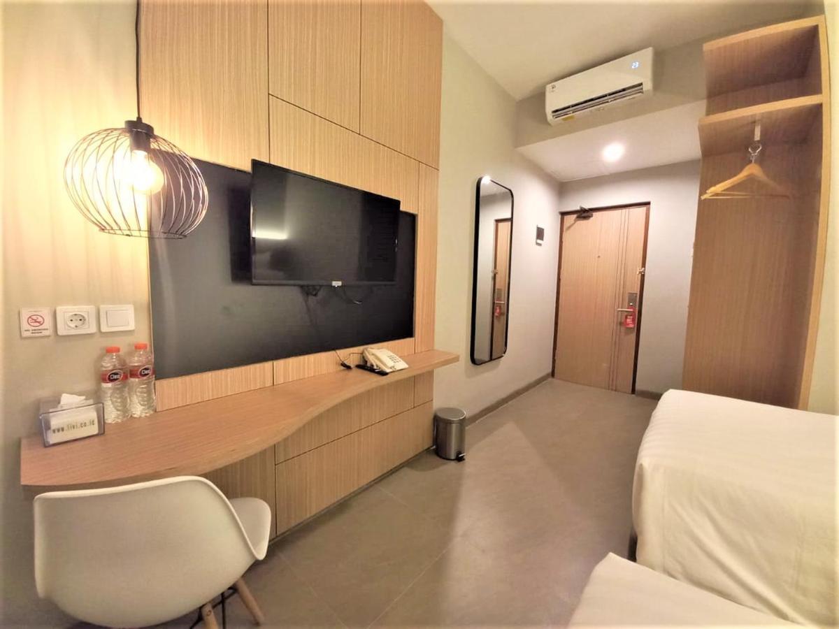 Front One King Hotel Tuban Tuban  Esterno foto